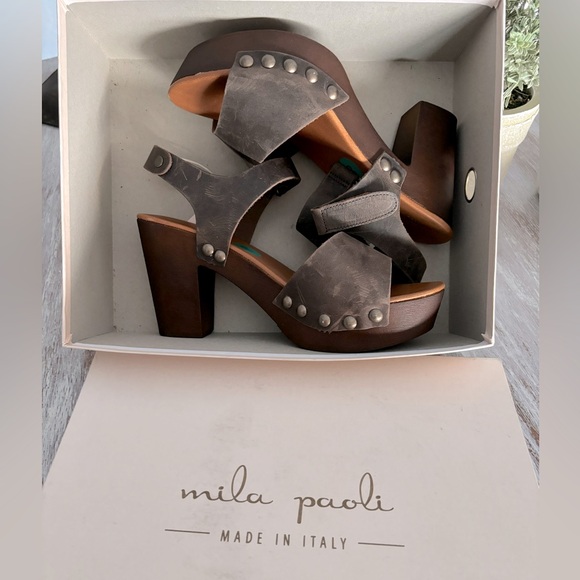Mila Paoli Shoes - 🌿💕 Mila Paoli Studded Block Platform Heels New in Box